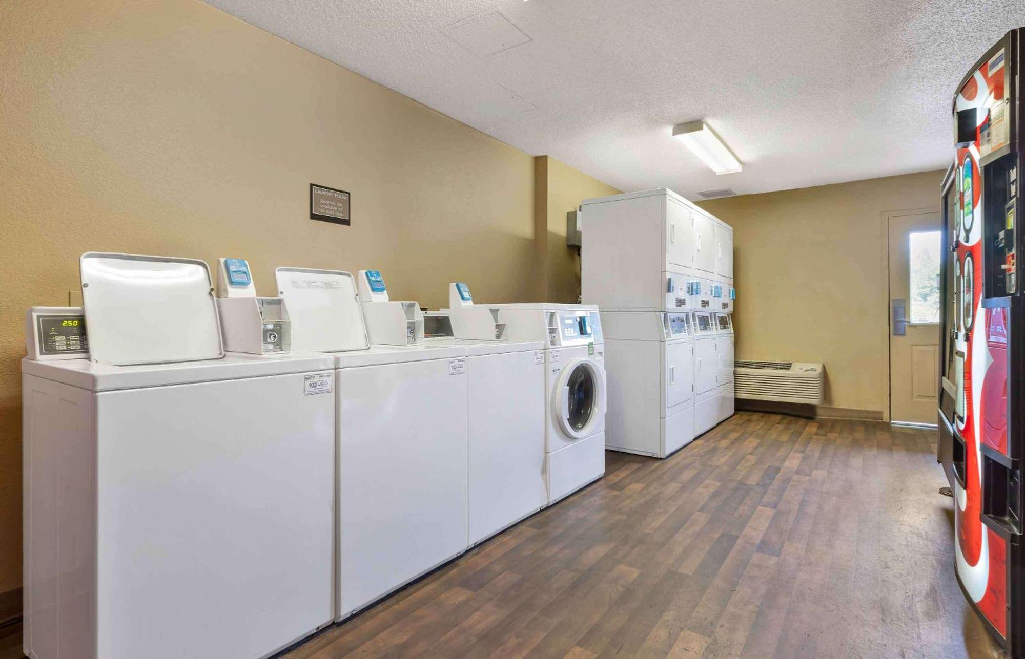 Extended Stay America Select Suites - Columbia - Ft Jackson Buitenkant foto