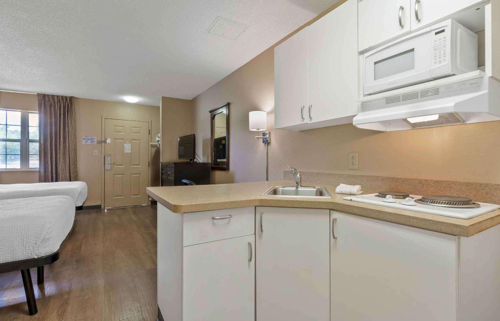 Extended Stay America Select Suites - Columbia - Ft Jackson Buitenkant foto